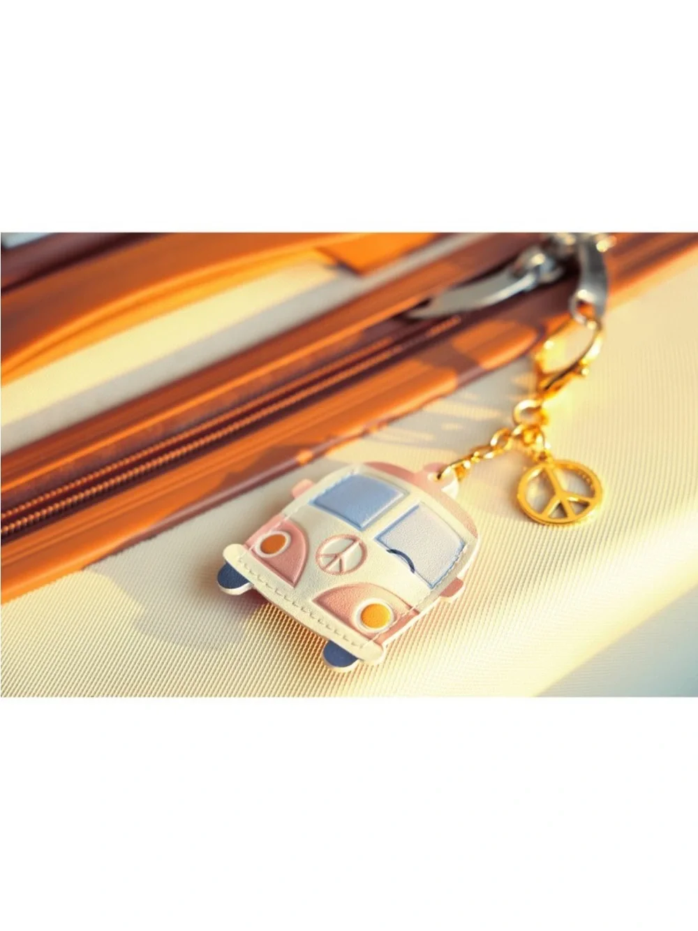 Vivitar Airtag Keychain - Bus